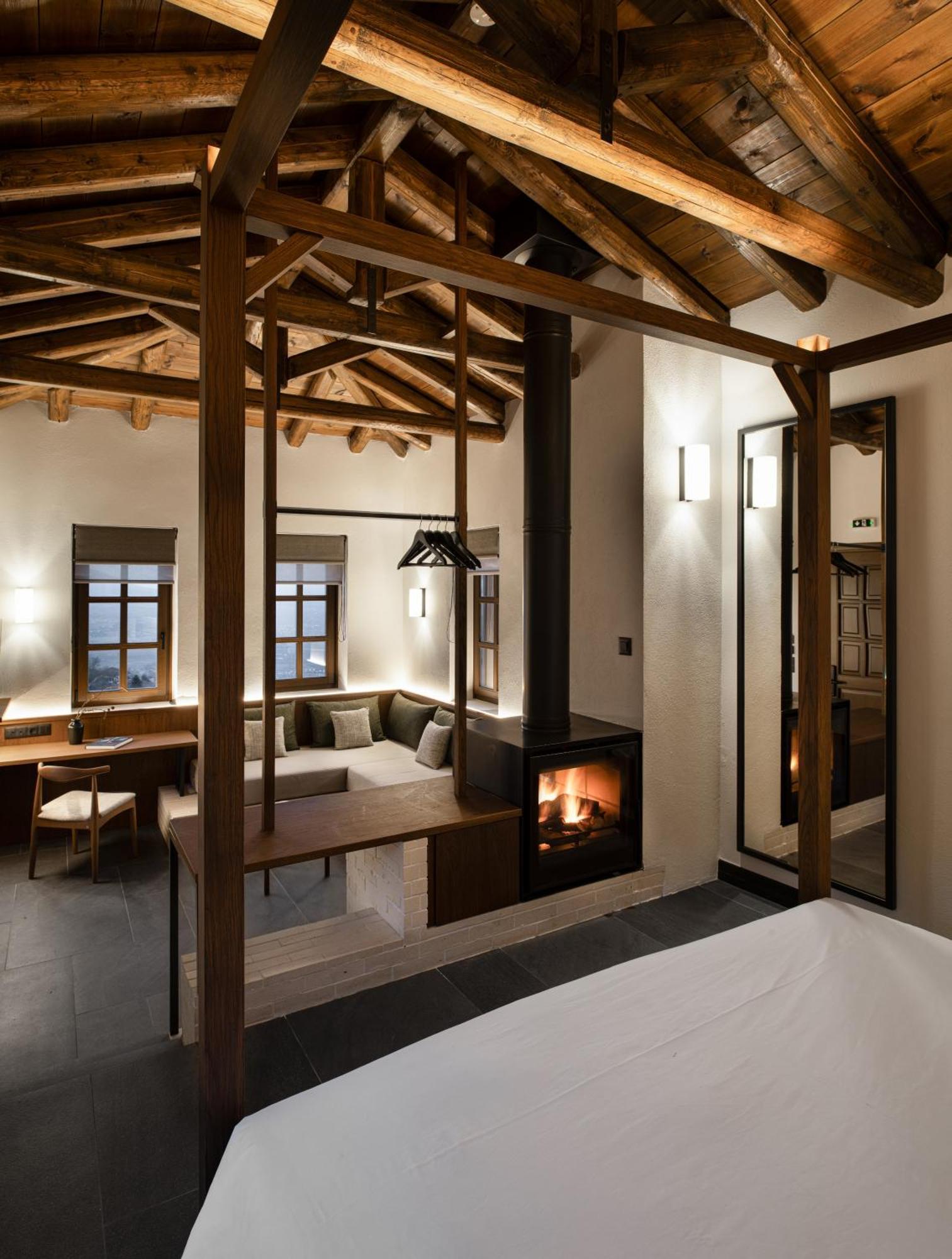 Unedo All Seasons Boutique Hotel パライオス・パンテレイモン エクステリア 写真