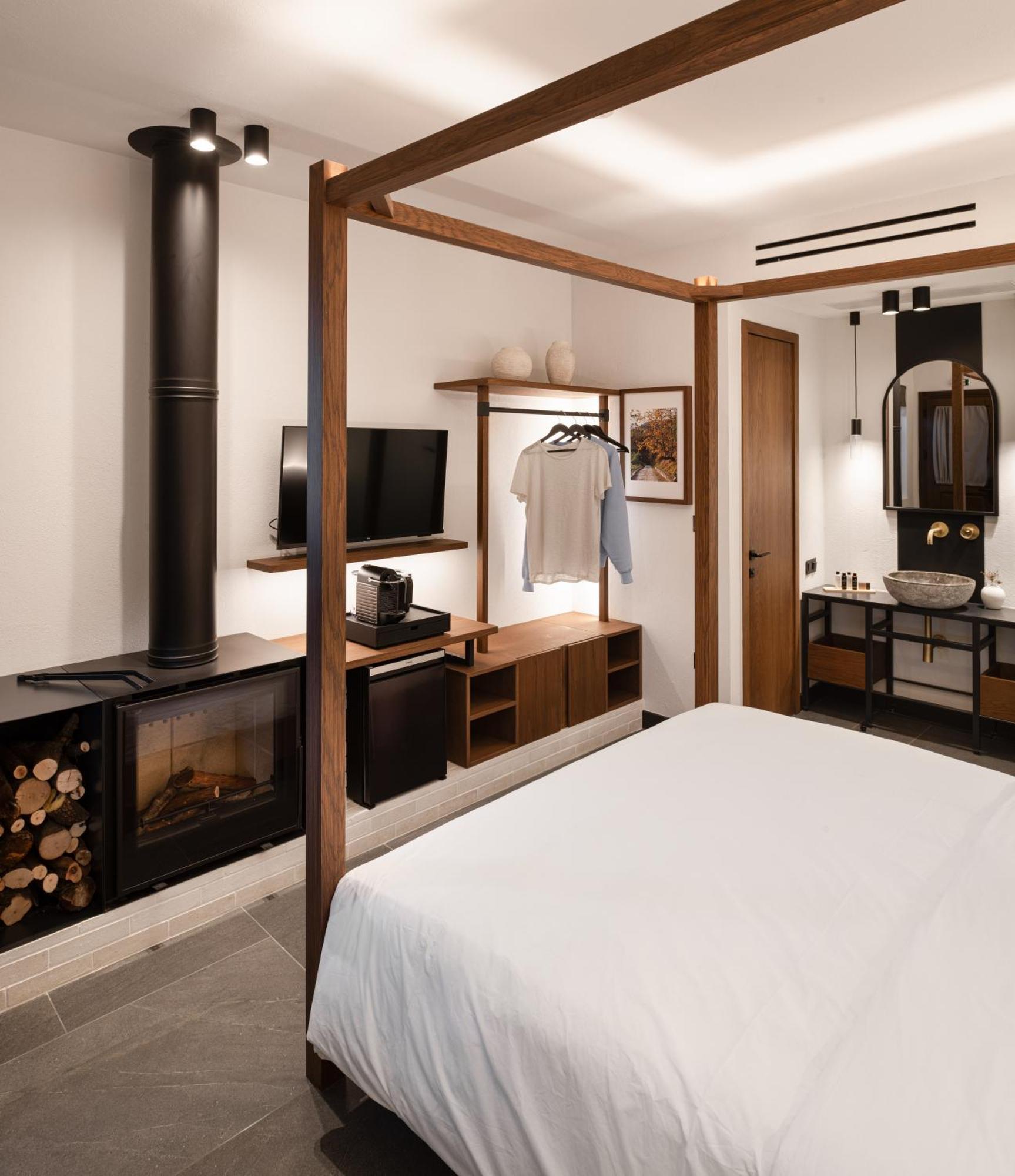 Unedo All Seasons Boutique Hotel パライオス・パンテレイモン エクステリア 写真